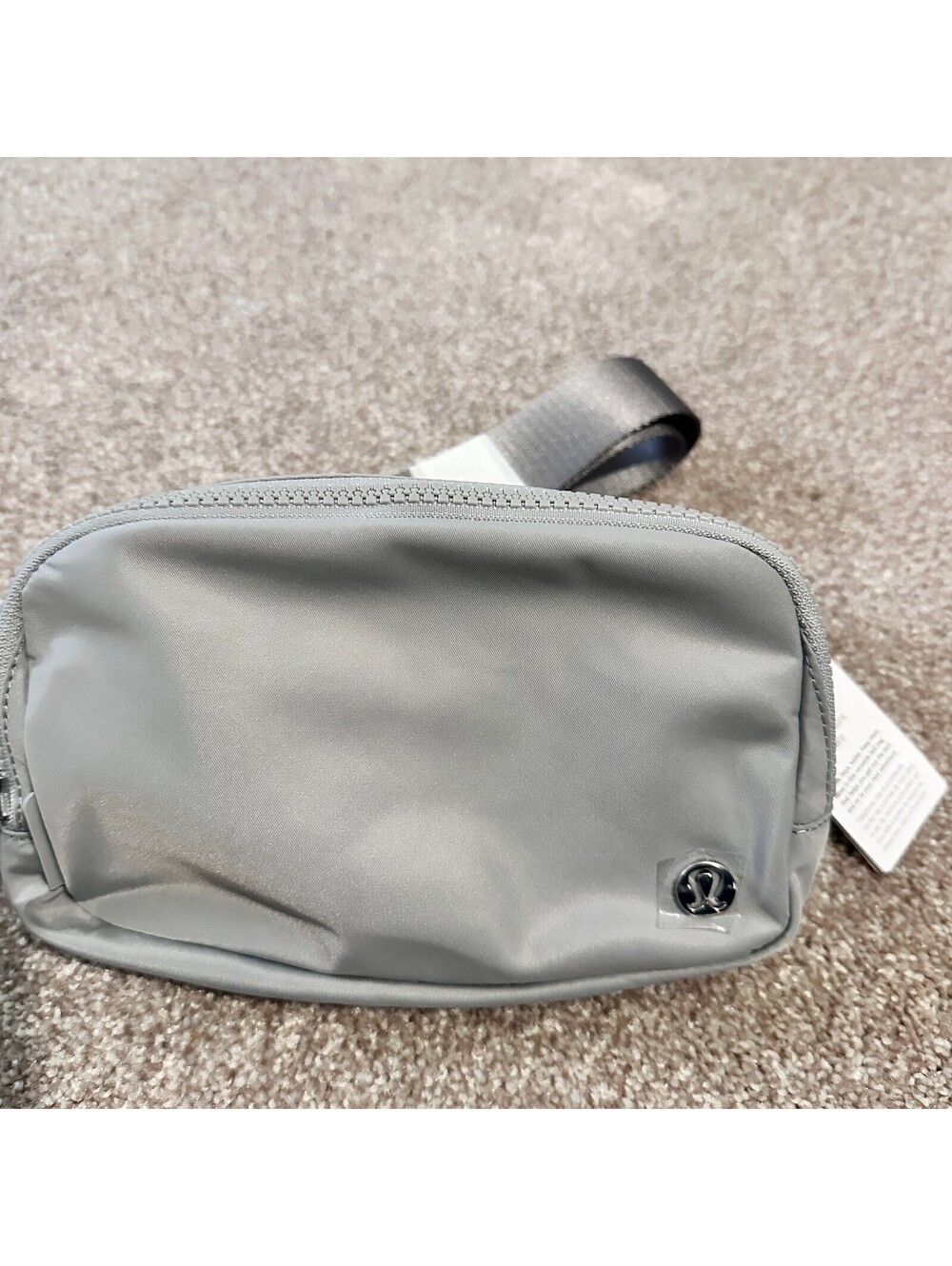 NEW Lululemon Everywhere Belt Bag Silver